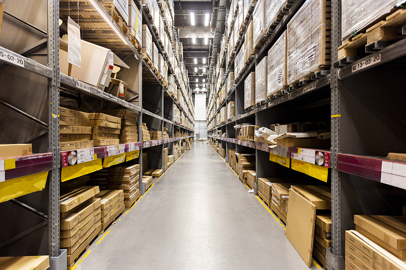 美国新冠肺炎确诊数超167万,疫情加速亚马逊大举扩张