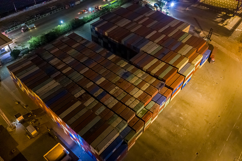 亚马逊不好做，摆地摊吧。