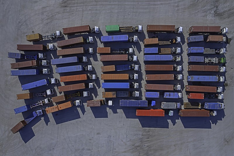 美国爆乱持续，亚马逊现种族歧视图片，官方回应......