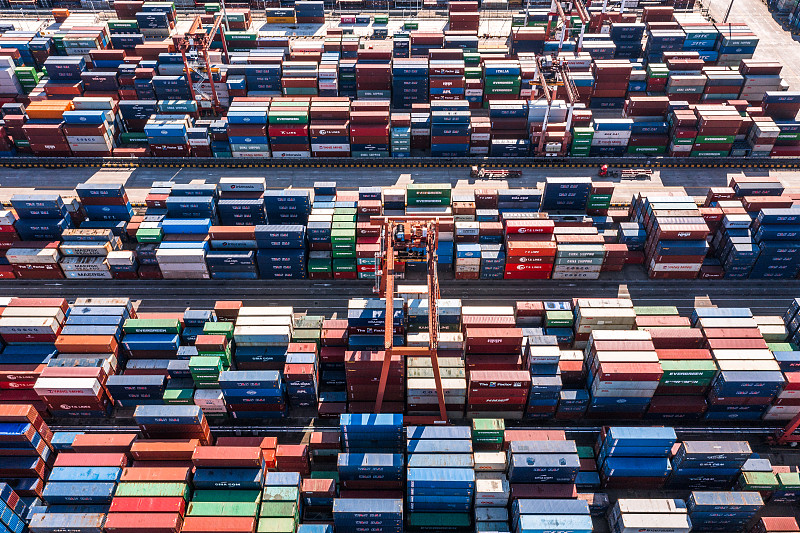 请问亚马逊跨境电商自发货从1688上采购后怎样送到国外买家?转运仓是...