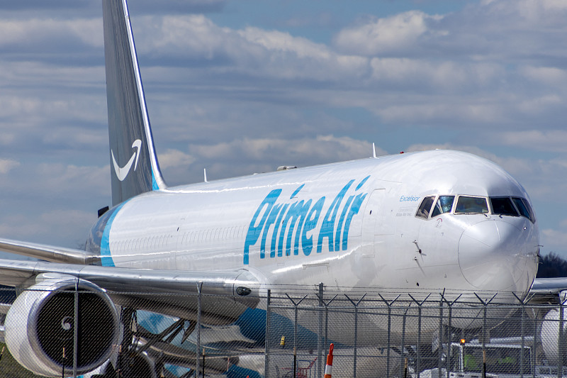 被子珠海国际物流送到塞黑