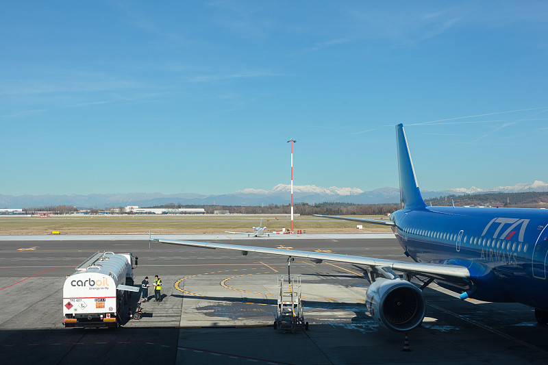 工业机器人运用浙江金华市外贸物流托运至阿联酋迪拜