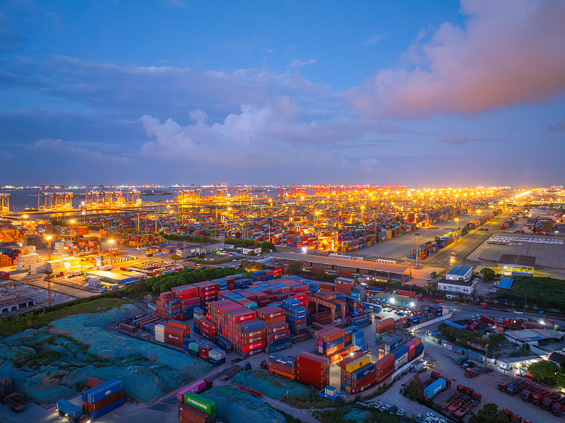 塑料制品经过广东深圳跨境物流托运至西班牙巴塞罗那