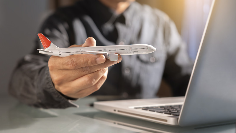 聚氨酯护舷(靠球)借用广东广州外贸物流抵达印度孟买 聚氨酯护舷(靠球)借用广东广州外贸物流抵达印度孟买