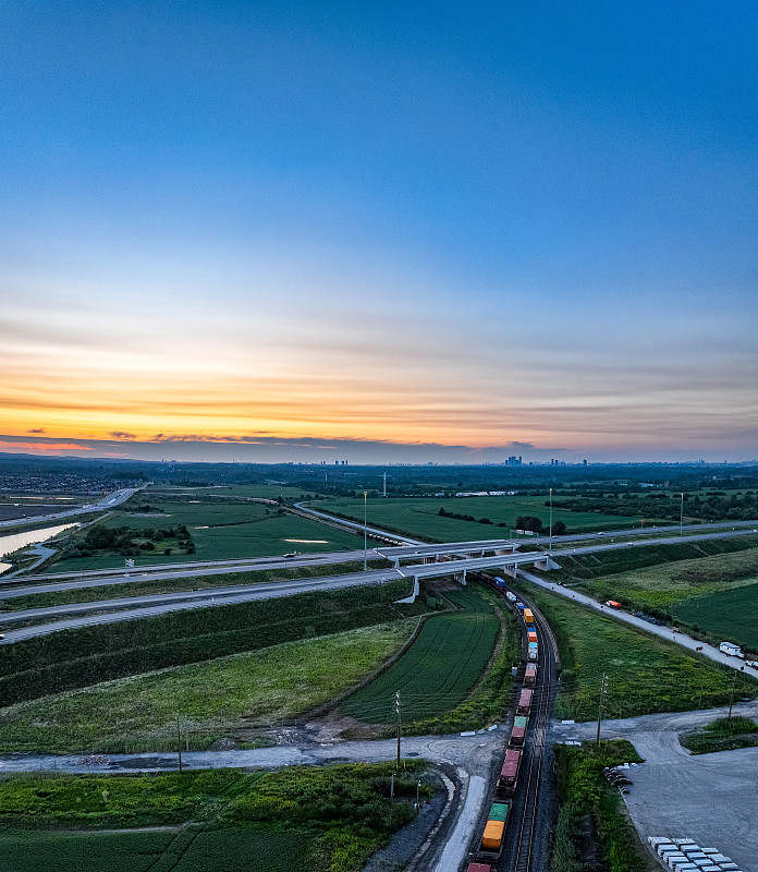 工业储油罐借用浙江宁波全球物流送达新加坡