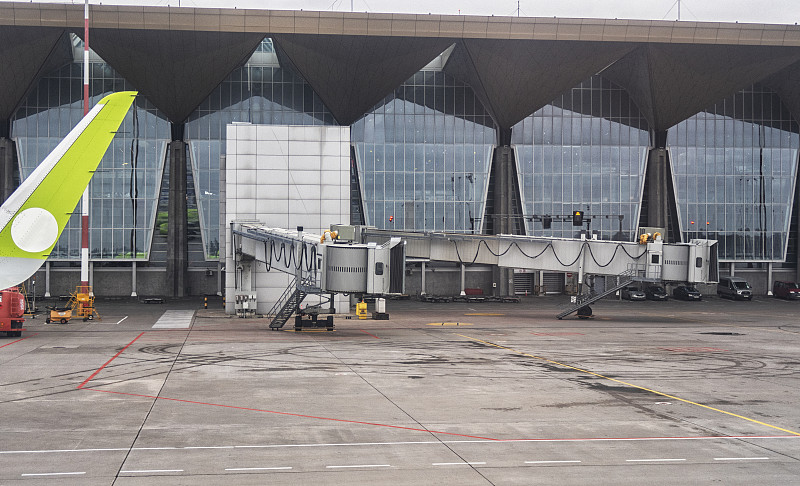 片仔癀牙火清牙膏采纳佛山环球货运高效送达摩尔多瓦