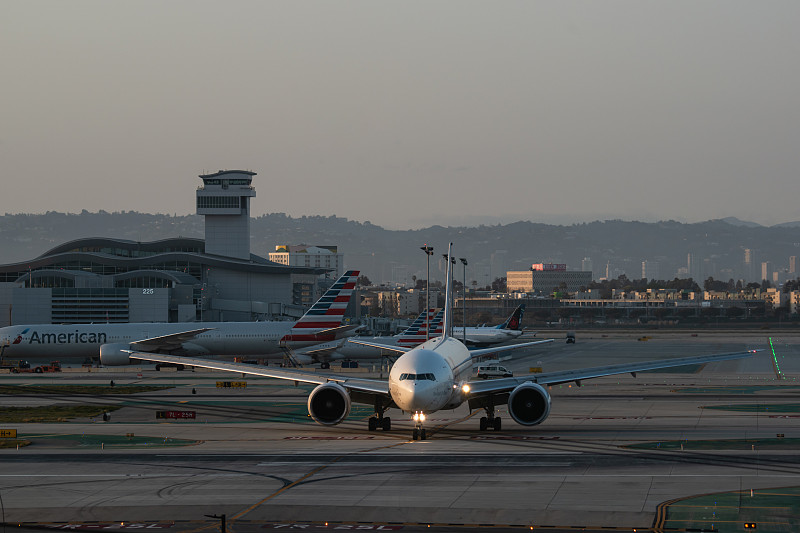 烘焙模具采取东莞外贸物流送抵罗马尼亚