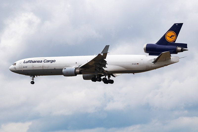 负荷开关通过广东广州国际货运快送到越南胡志明市 负荷开关通过广东广州国际货运快送到越南胡志明市