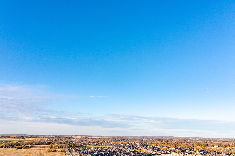 车载USB充电器及电源转换器采纳江苏苏州国际货运快递至阿联酋迪拜