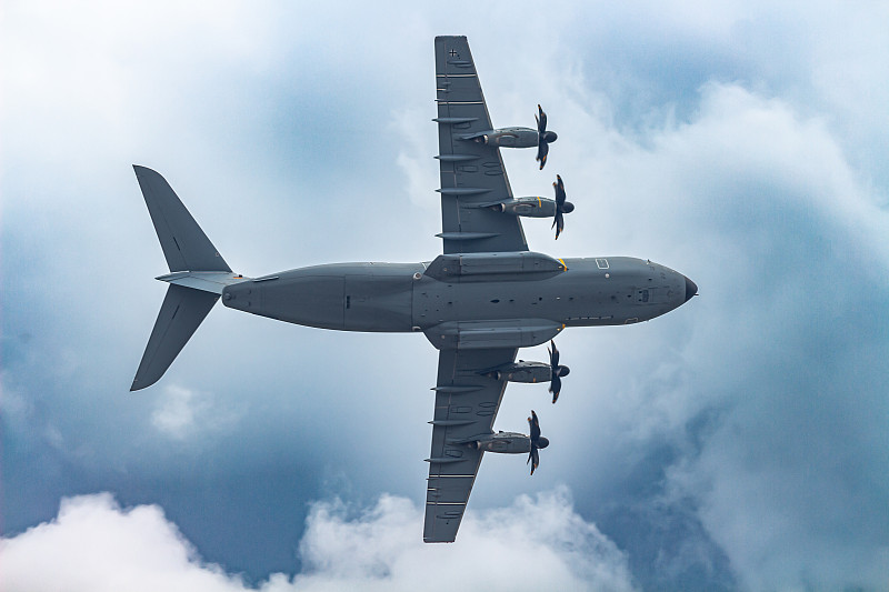 粘毛滚筒采纳深圳国际运输发往塞浦路斯 粘毛滚筒采纳深圳国际运输发往塞浦路斯