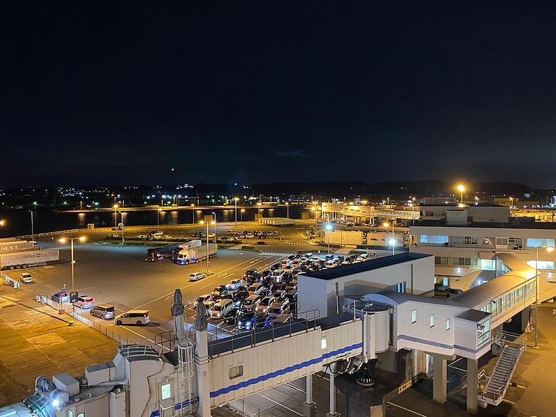 中式餐具礼盒经过珠海国际快递递送到加拿大