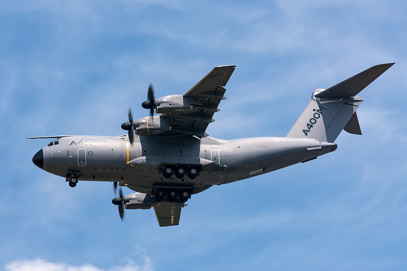 蛋糕烤盘借用珠海环球货运配送至波兰