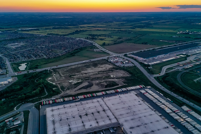 靴子采纳惠州国际运输送到法国