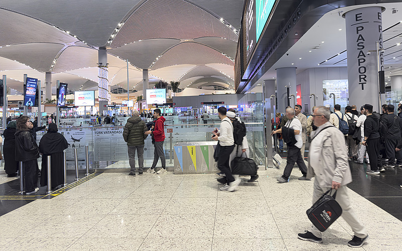 电脑机箱采取中国上海国际快递托运至英国伦敦