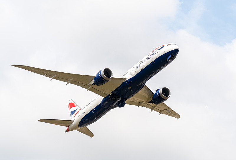 睡衣通过深圳国际货运派送至荷兰