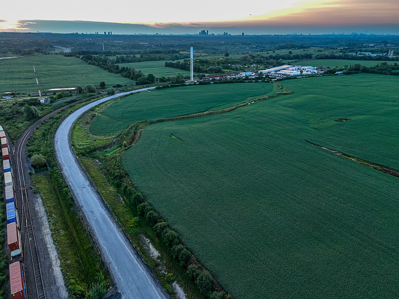 颈膜经过广东东莞国际货运运抵南非德班
