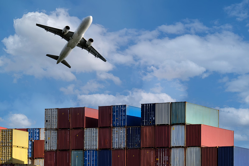 津宝萨克斯笛头经深圳环球货运运到乌克兰