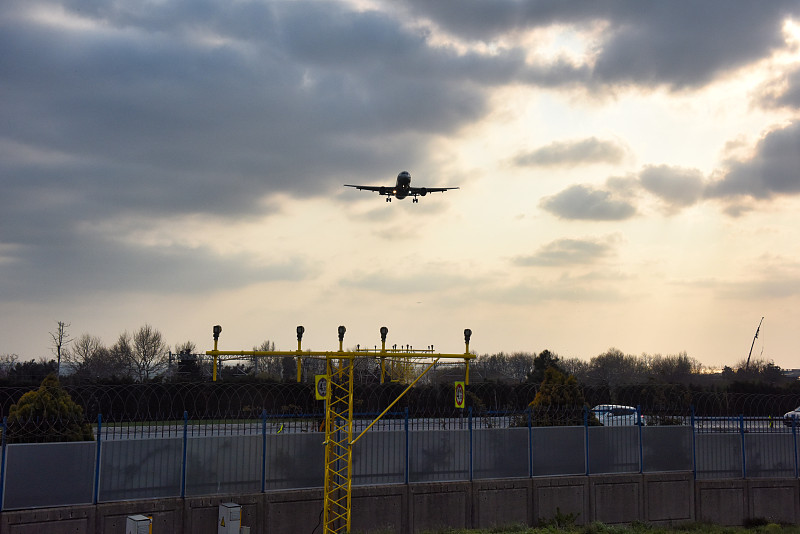 晨光拼图借用广州国际货运及时送达西班牙