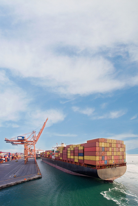 保鲜盒采用中山国际货运配送到阿尔巴尼亚