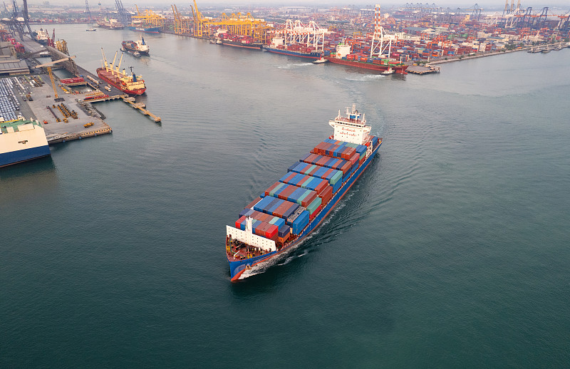 铝材经过中国上海环球货运发往美国纽约