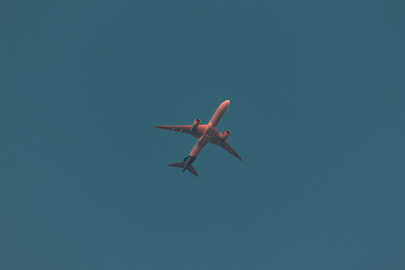 矿泉水应用东莞跨国货运及时送达波兰