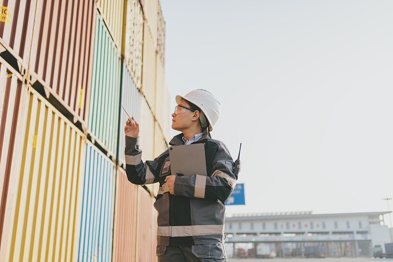 加工食品借用广东深圳国际快递抵达韩国首尔