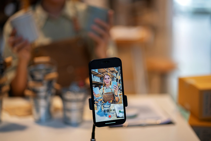 桌面空气净化器借用广东广州环球货运派送至丹麦 桌面空气净化器借用广东广州环球货运派送至丹麦