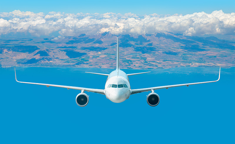 太平鸟连衣裙借用深圳跨境物流完整送达南非