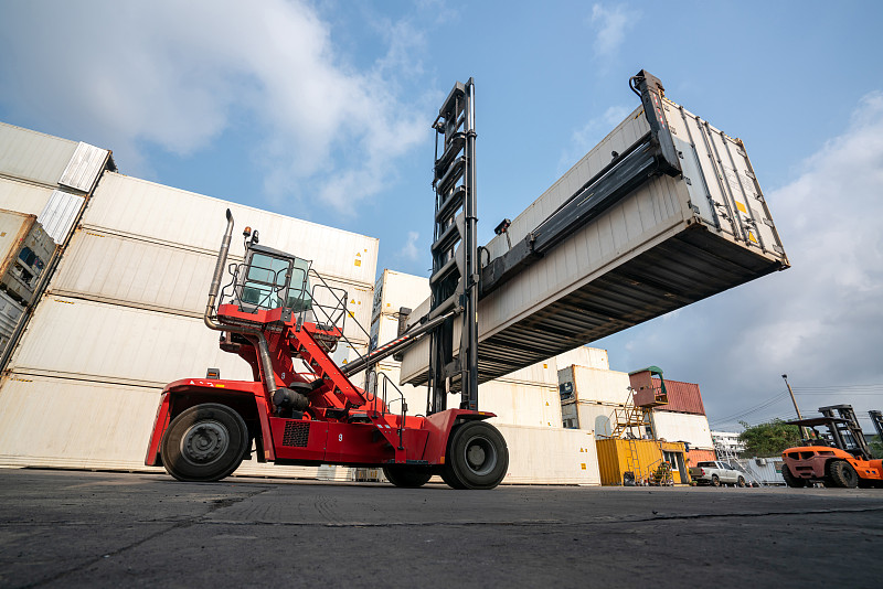 电焊锚链采用中国上海全球物流送达肯尼亚蒙巴萨