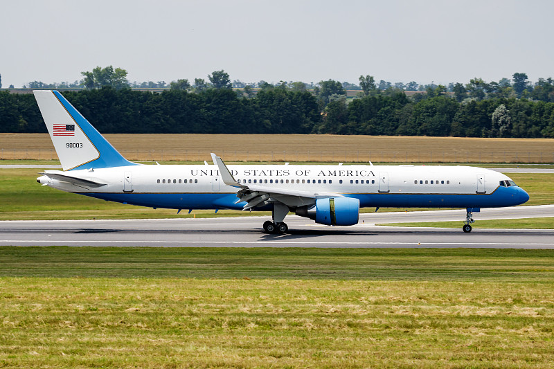 家电借用江苏连云港全球物流送到印度孟买