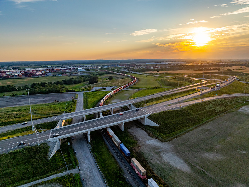 烘焙模具运用深圳外贸物流承运至奥地利 烘焙模具运用深圳外贸物流承运至奥地利
