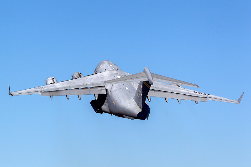 东阳木雕工艺品采纳深圳国际快递高效送达马其顿