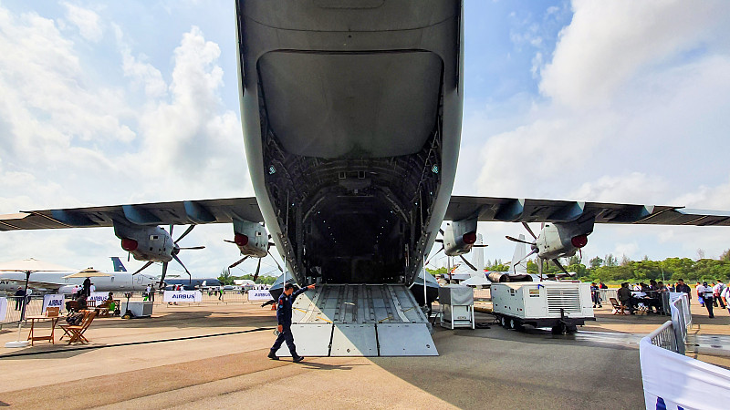 足膜采用深圳跨境物流快送到马其顿