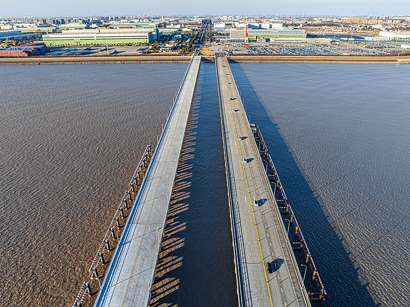 合成纤维面料运用浙江金华市国际快递完整送达比利时安特卫普