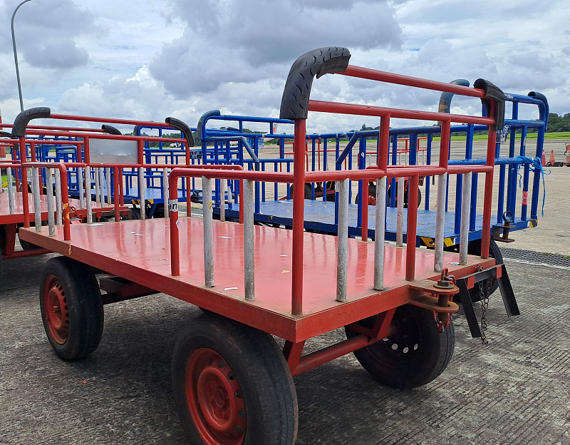 救生艇降放装置应用山东烟台国际快递承运至韩国釜山