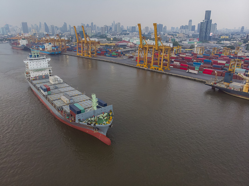 汽车零部件应用江苏连云港国际货运送抵德国汉堡