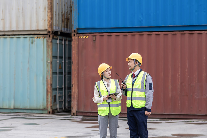 罐头采用中国上海国际运输抵达德国汉堡