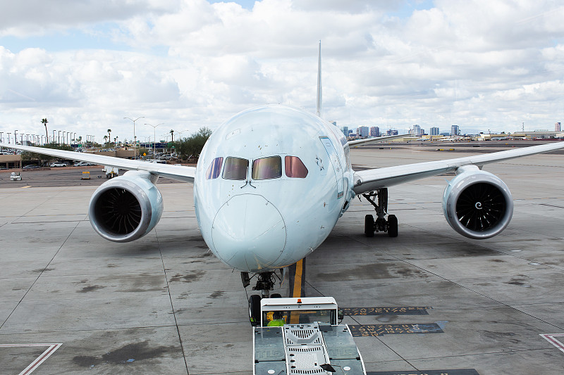 贝亲婴儿润肤露通过深圳国际快递递送到荷兰