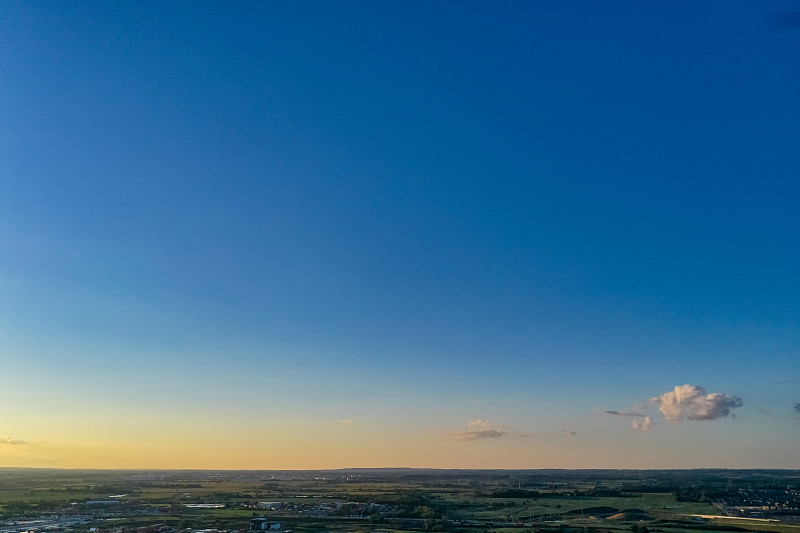 液晶显示器借助中国上海国际货运运送至泰国曼谷
