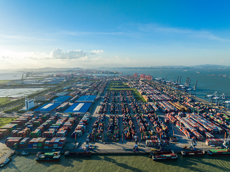 微波炉（变频）借用中国天津环球货运抵达荷兰鹿特丹