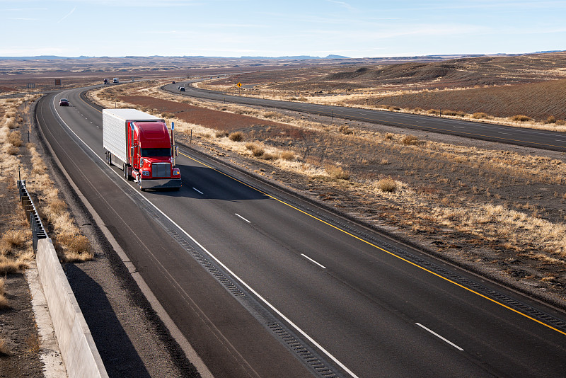 工业制冷机组使用广东广州外贸物流完整送达澳大利亚悉尼