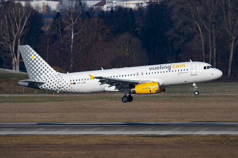 三棵树防水涂料采用广州跨境物流送达圣马力诺