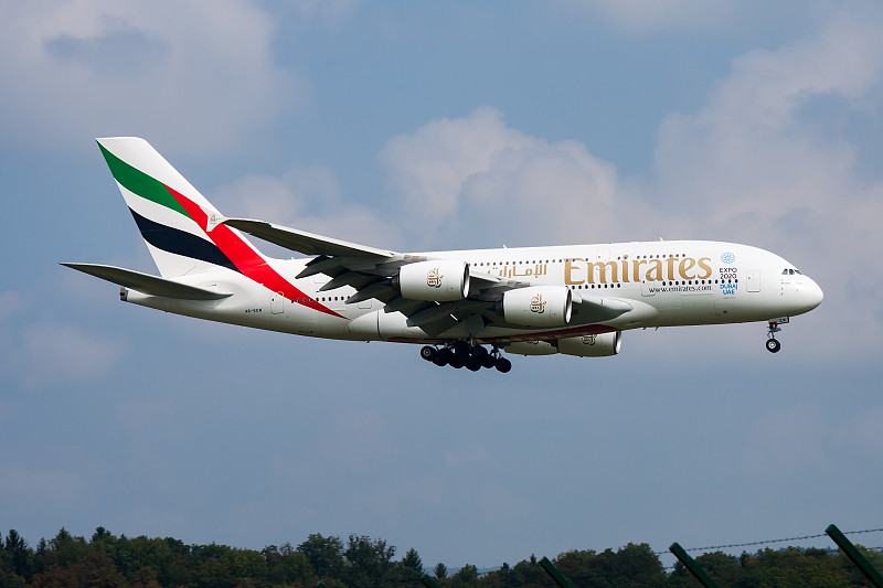 嫁接刀通过深圳全球物流送抵沙特阿拉伯