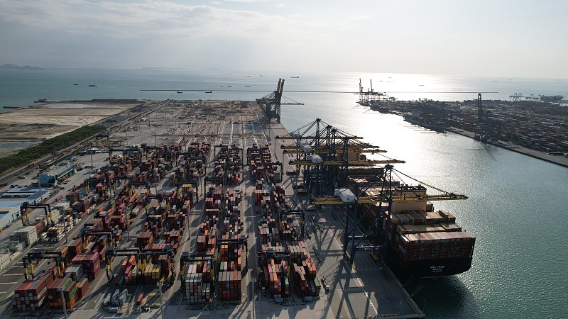 工程机械借用广东广州国际快递速递到沙特阿拉伯吉达