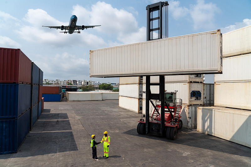 手膜运用山东青岛环球货运抵达希腊