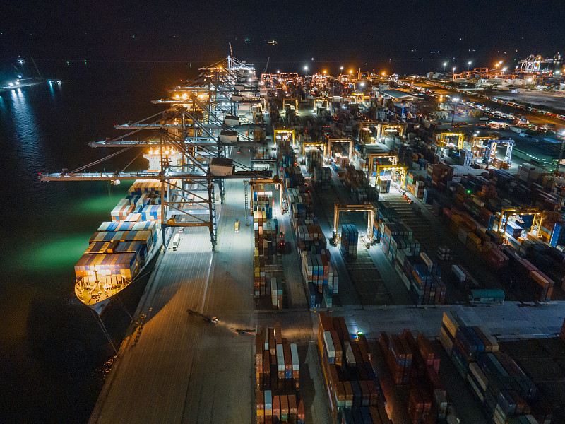 中国制造商出口美国订单下降40%，集装箱总货运量下降21%