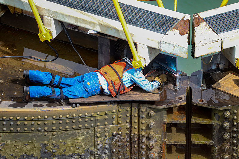 国际快递运费如何计算(国际快递费用计算方式）