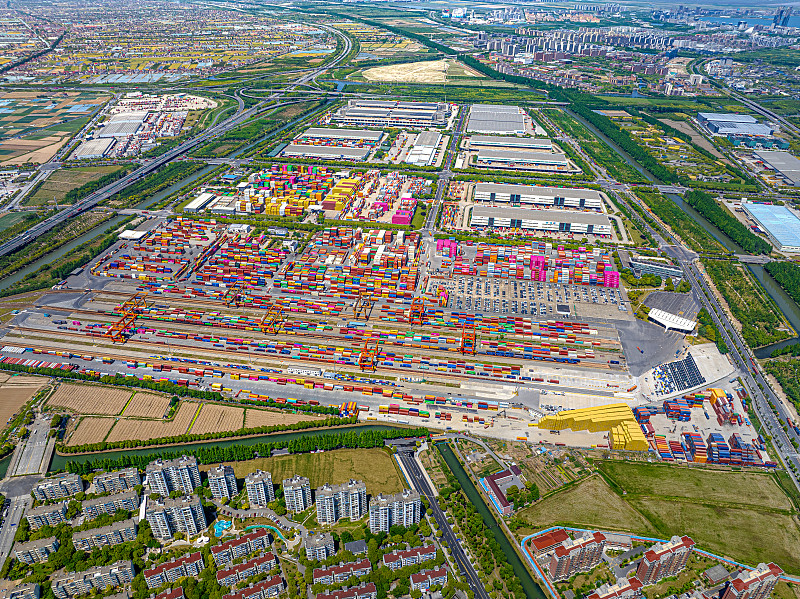 欧洲集运丨欧洲海运和航空运输方式的优劣比较