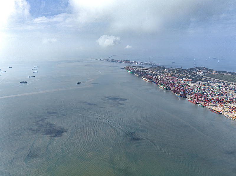 “大面积停摆”消息不实 邮政快递业春节“不打烊