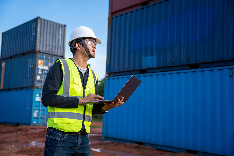 跨境电商出口忙，海外服务“不打烊”